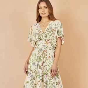NWT - Yumi Ivory Floral Print Ruched Waist Midi Dress with Kimono Sleeves
